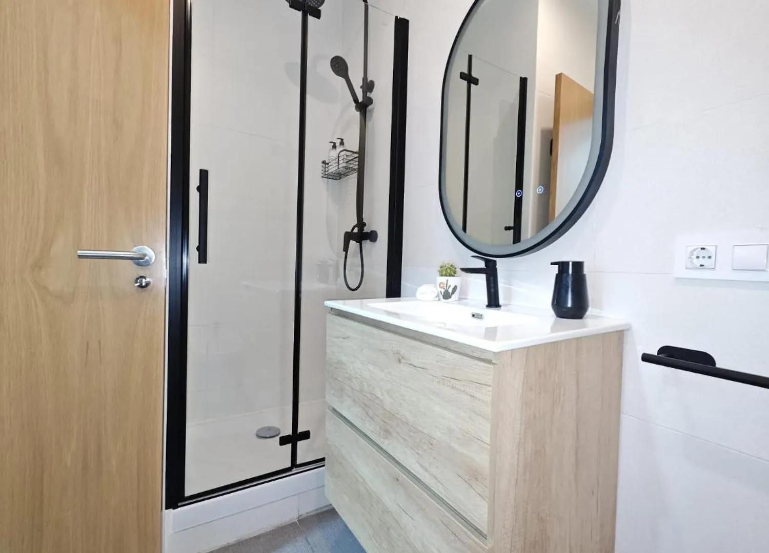 Apartamento Del Mercado Little Apartments Cadiz